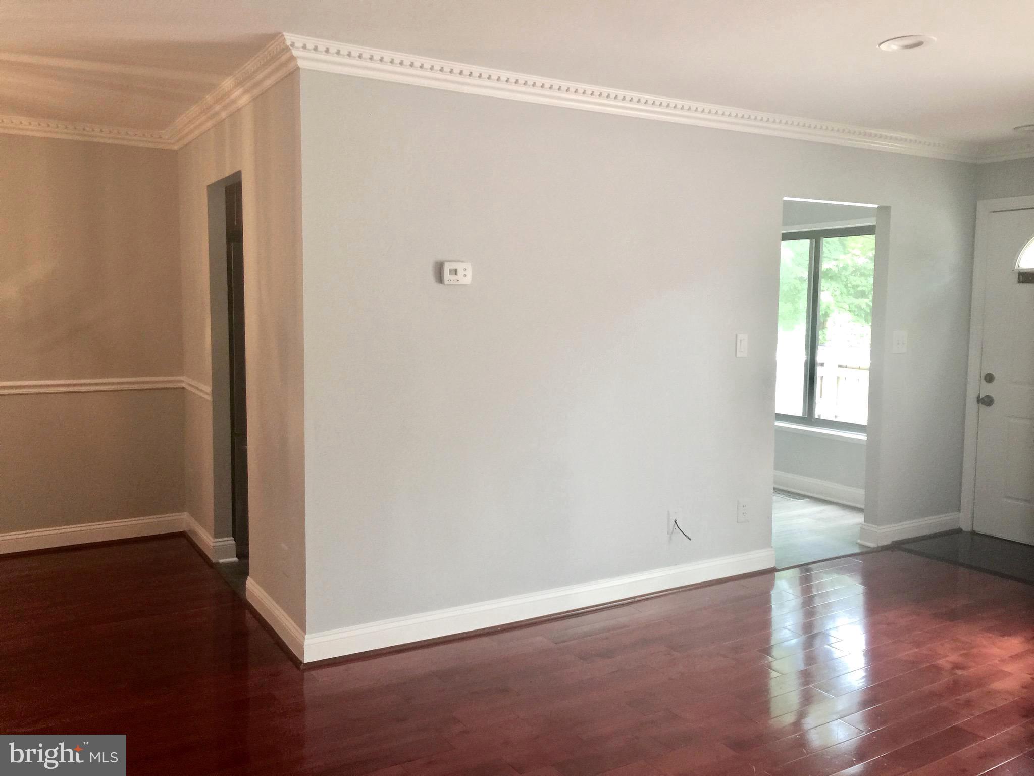 10295 Ridgeline Drive Gaithersburg, MD 20886 - Photo 4 of 36