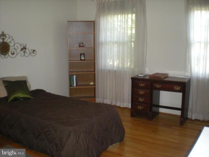 1232 Pine Hill Road McLean, VA 22101 - Photo 17 of 23 Bedroom #2