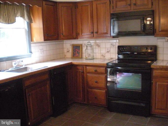 1232 Pine Hill Road McLean, VA 22101 - Photo 10 of 23 Kitchen #3