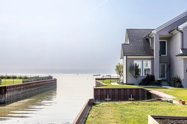 $4,600 | 22515 East 10 Mile Road, St. Clair Shores, MI 48080