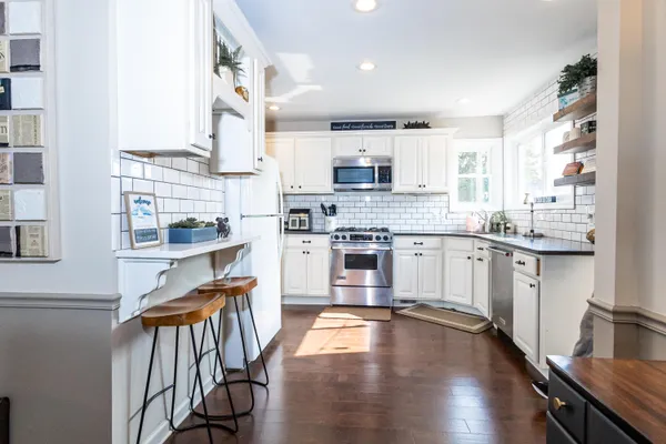 $4,600 | 22515 East 10 Mile Road, St. Clair Shores, MI 48080