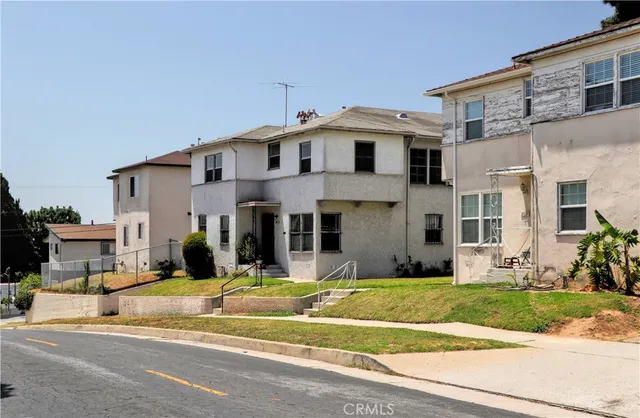 $1,100,000 | 2633 7th Avenue, Los Angeles, CA 90018