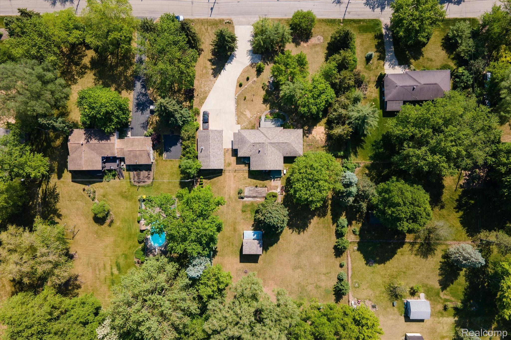 956 Hemingway Road Lake Orion, MI 48362 - Photo 5 of 70 Gallery Image 5