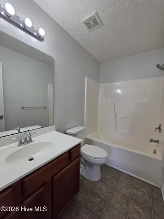 $1,350 | 433 Falls Cove, Jacksonville, NC 28546