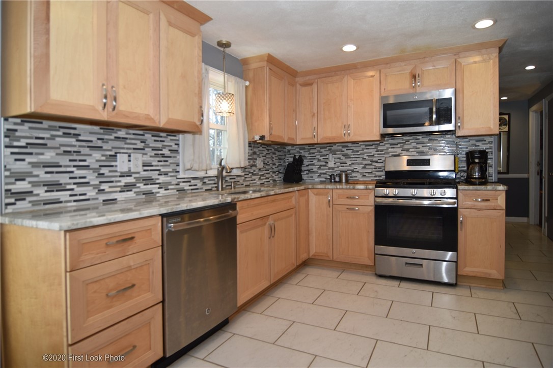 420 Diamond Hill Road Warwick, RI 02886 - Photo 2 of 25
