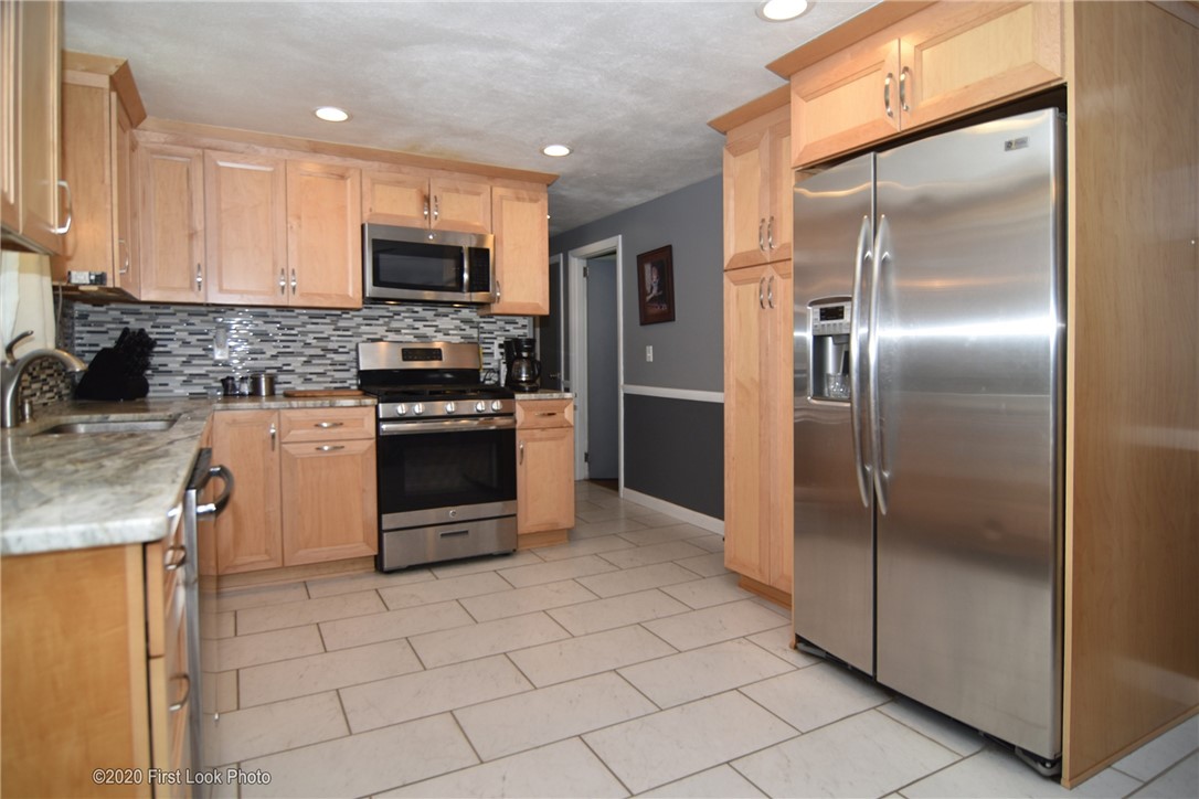 420 Diamond Hill Road Warwick, RI 02886 - Photo 3 of 25