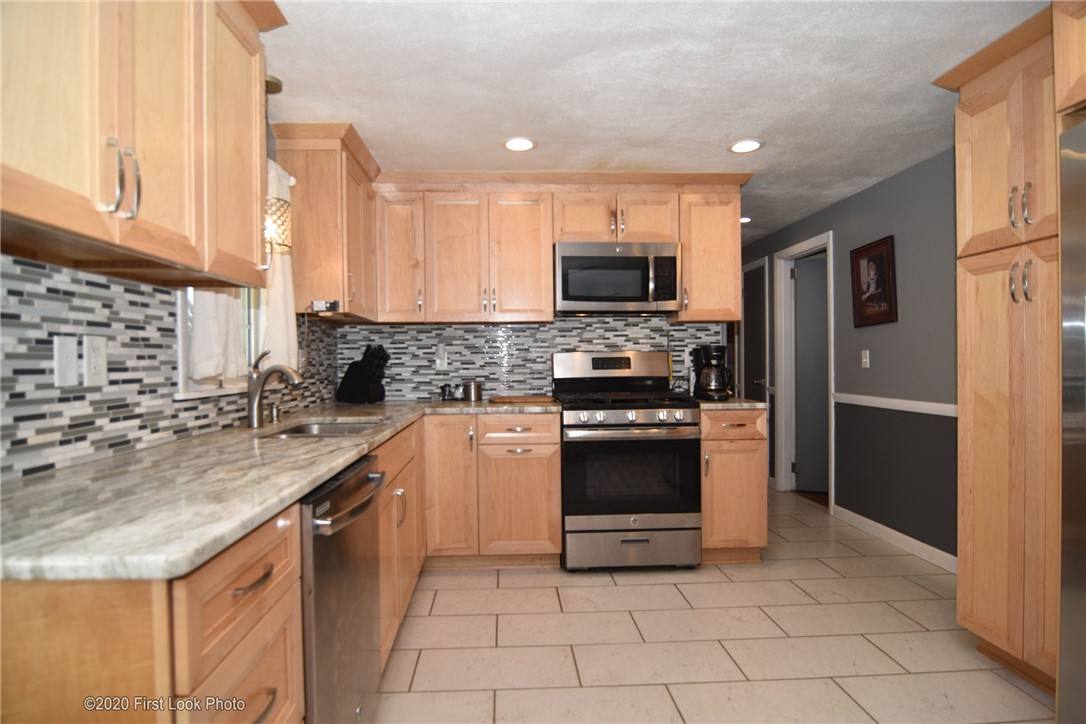 420 Diamond Hill Road Warwick, RI 02886 - Photo 4 of 25