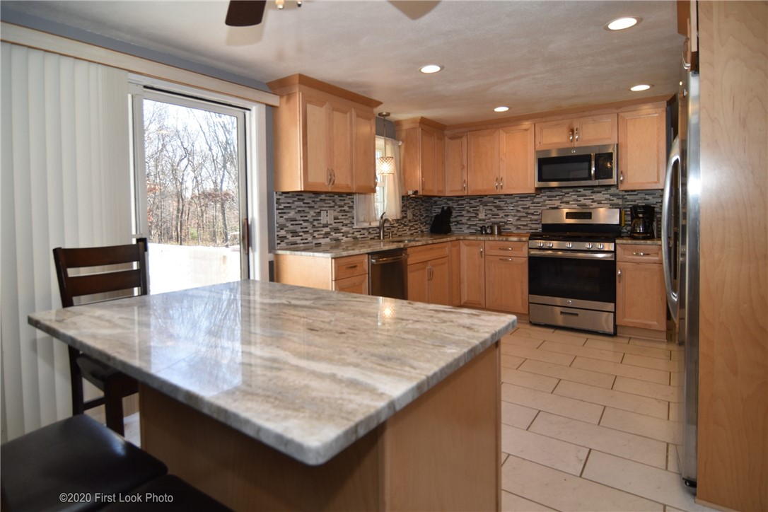420 Diamond Hill Road Warwick, RI 02886 - Photo 7 of 25