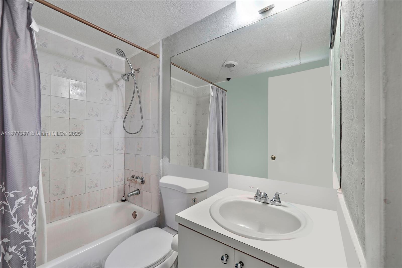 1255 West 49th Place, Unit H202 Hialeah, FL 33012 - Photo 7 of 47