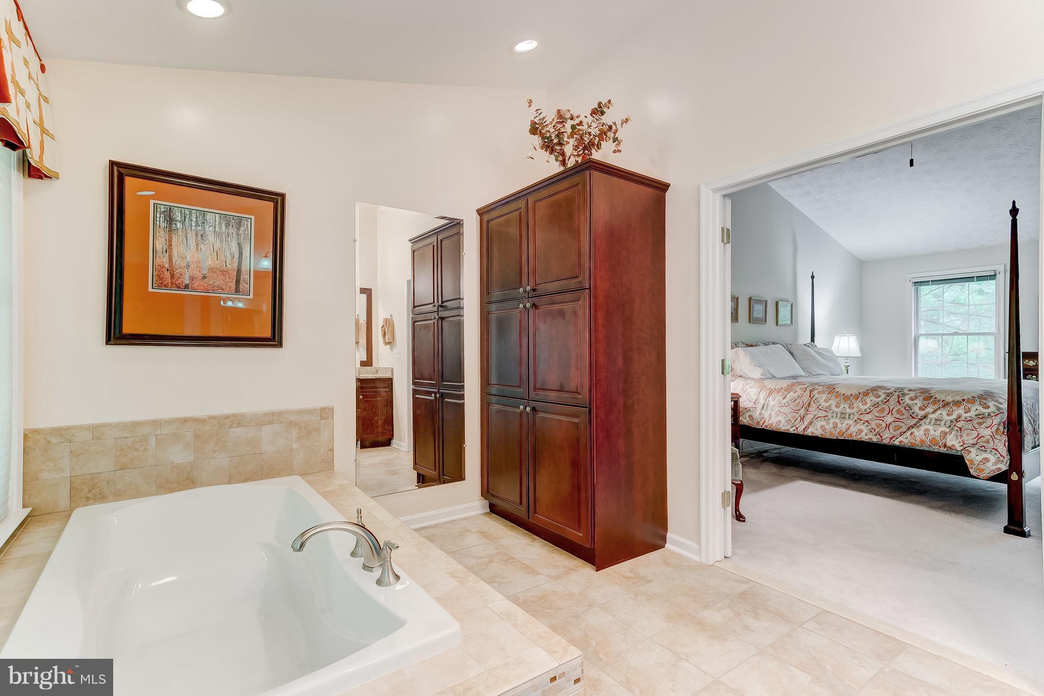 915 Stags Head Road Baltimore, MD 21286 - Photo 20 of 30 Mst Bath with tub and separate shower