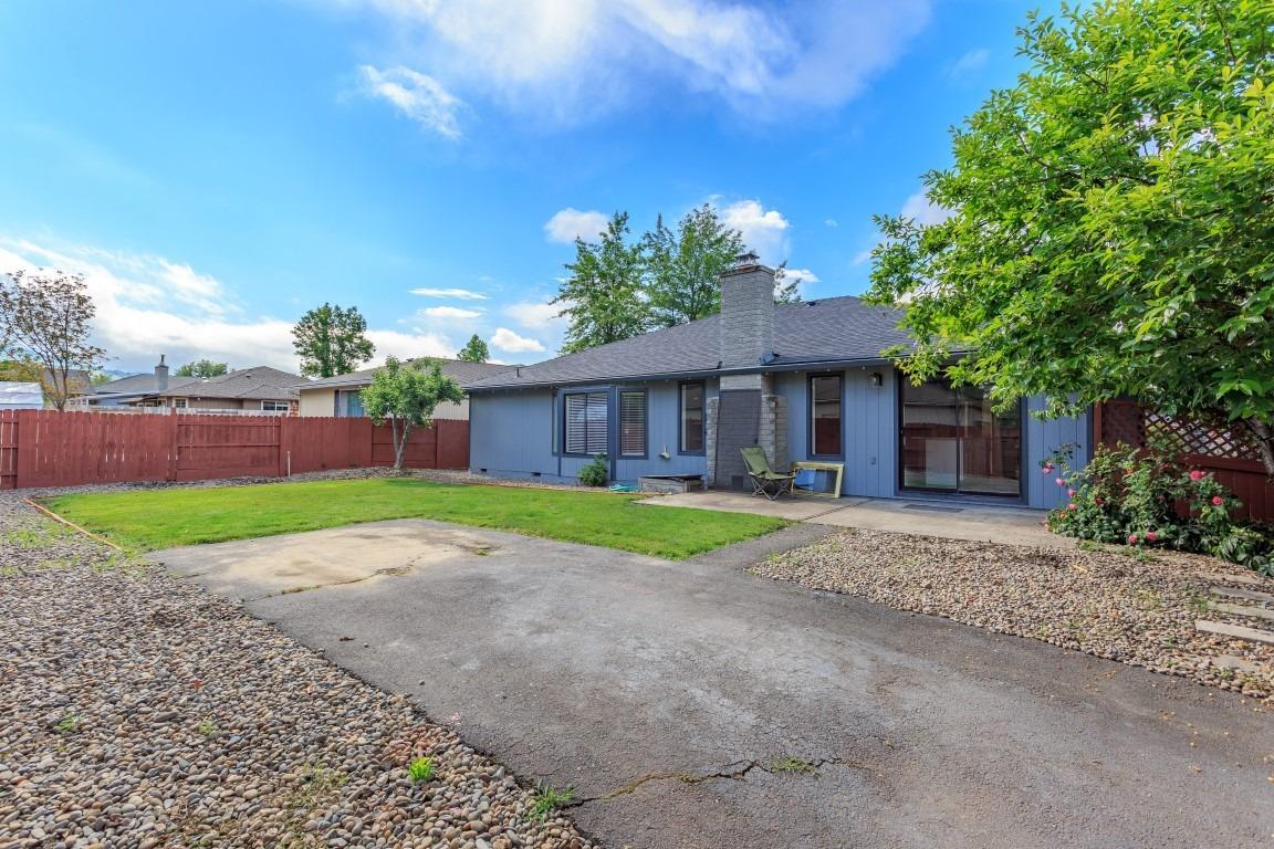 2701 Roberts Road Medford, OR 97504 - Photo 18 of 35 Additional Photo