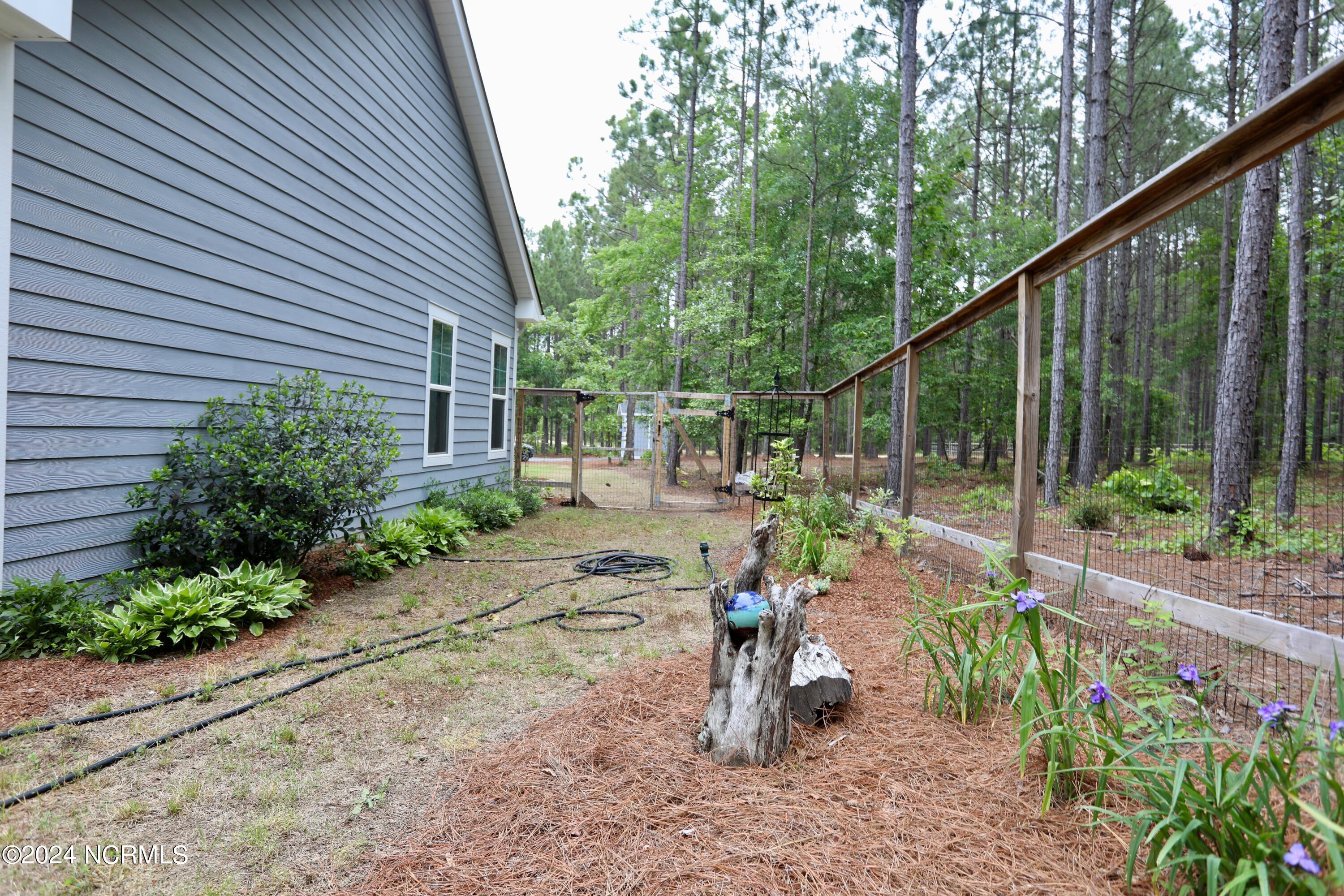 135 Autumn Ridge Lane Aberdeen, NC 28315 - Photo 69 of 78 023A9411
