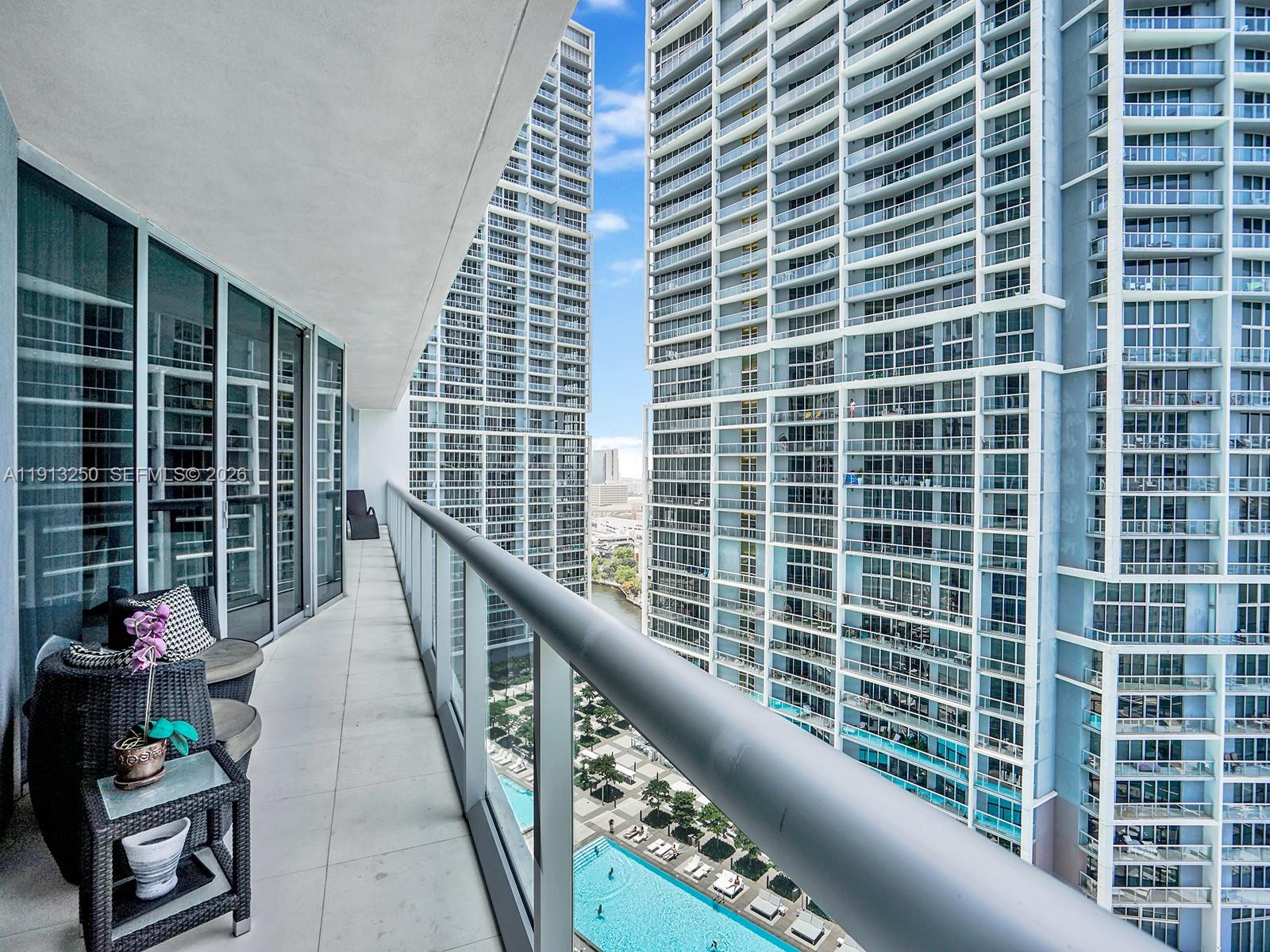 495 Brickell Avenue, Unit 2504 Miami, FL 33131 - Photo 25 of 28 a view of balcony with a potted plant