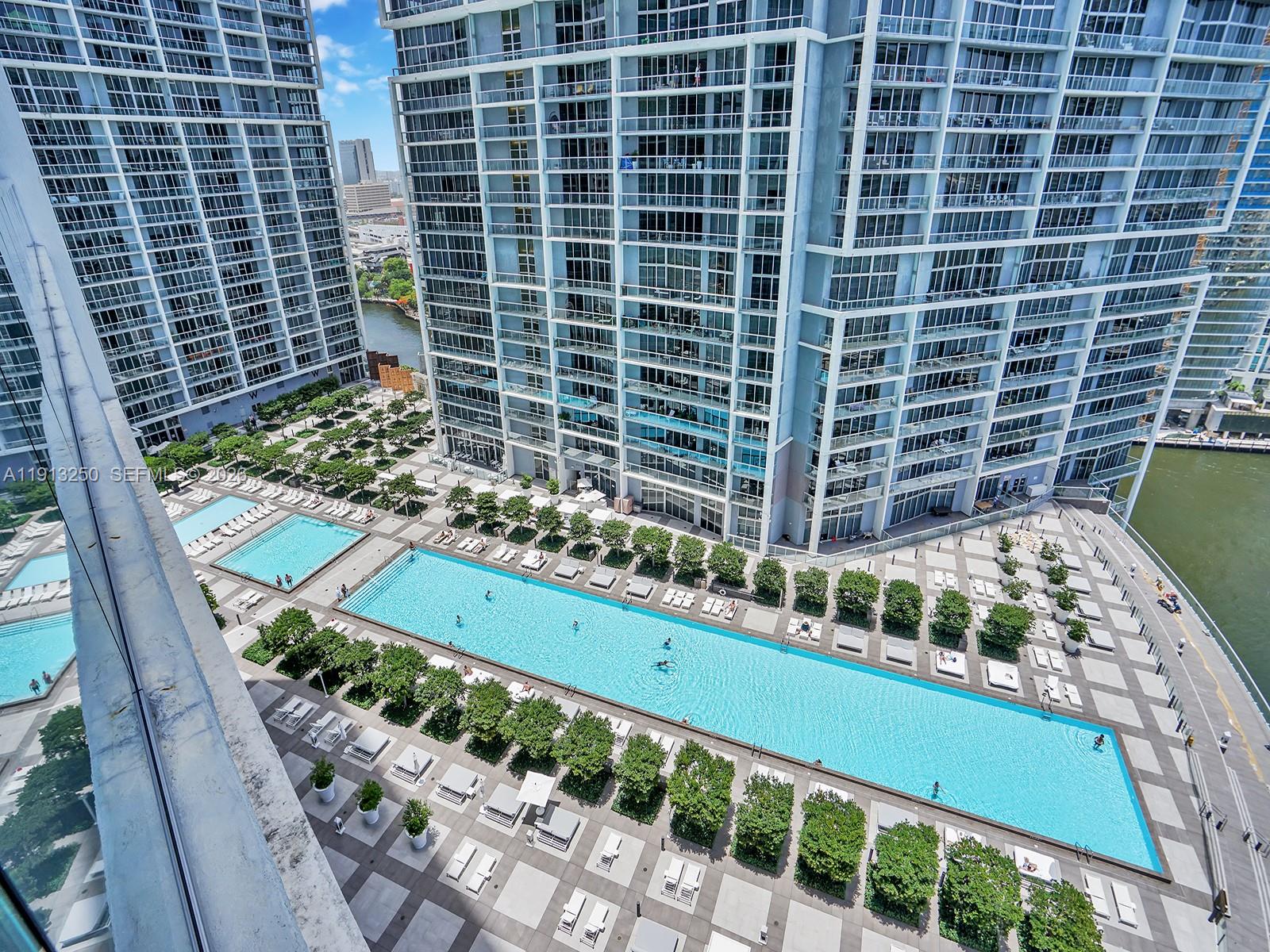 495 Brickell Avenue, Unit 2504 Miami, FL 33131 - Photo 26 of 28 a view of a balcony