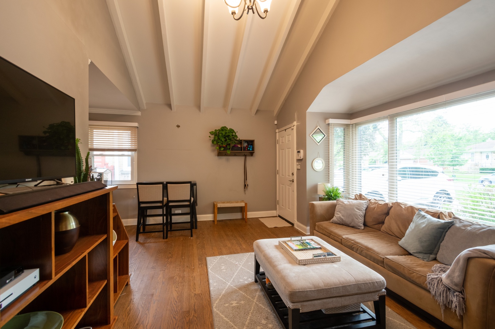 1315 Elliott Street Park Ridge, IL 60068 - Photo 3 of 10 a living room with furniture and a flat screen tv