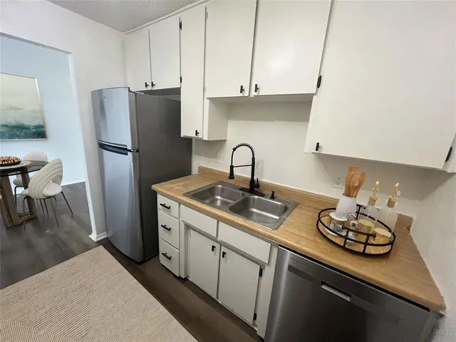 $1,285 | 4639 Williams Road, Unit 219, Benbrook, TX 76116