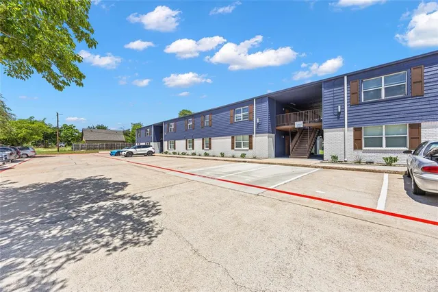 $1,285 | 4639 Williams Road, Unit 219, Benbrook, TX 76116