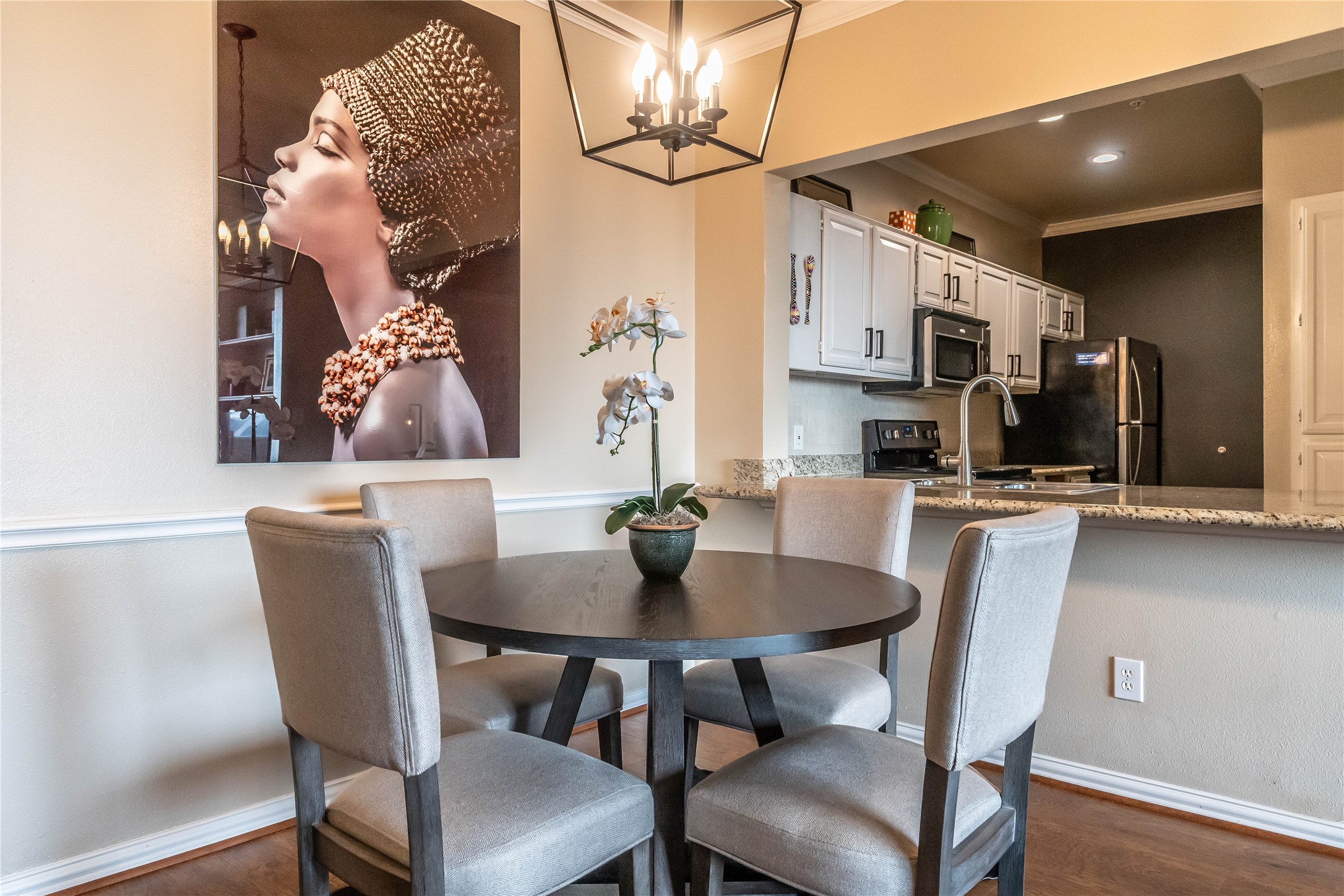 2111 Welch Street, Unit A232 Houston, TX 77019 - Photo 3 of 20 a dining room with furniture and window