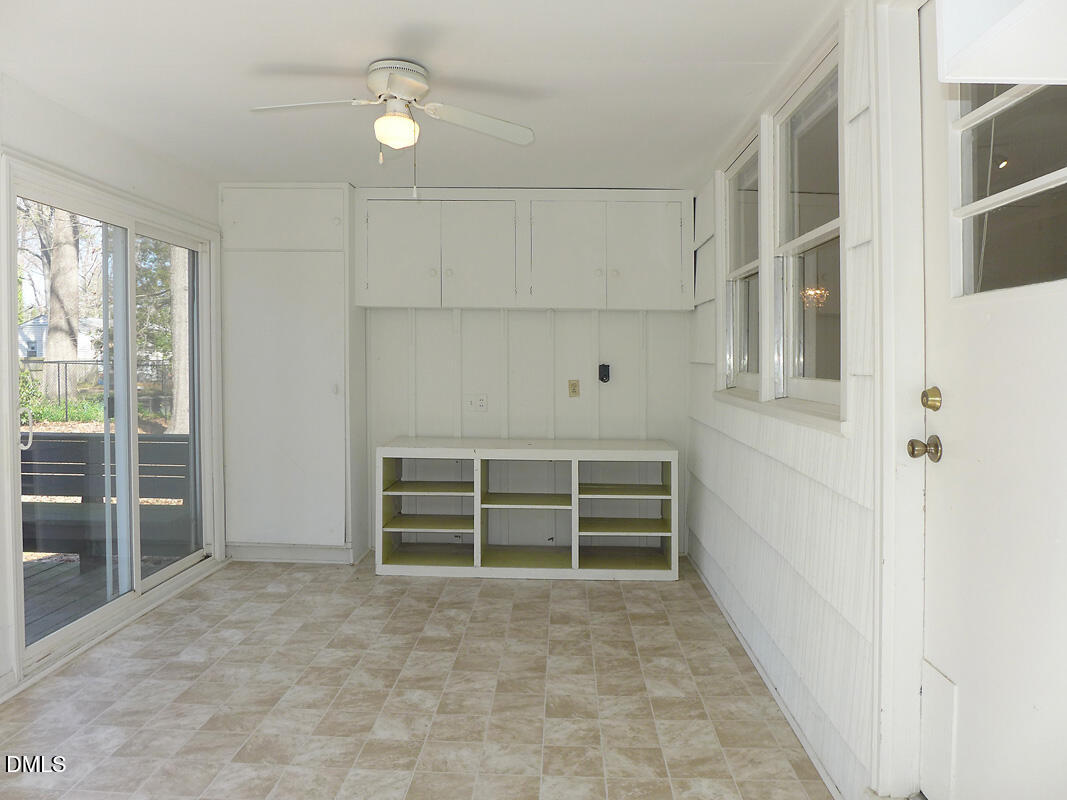 424 Ridgefield Road Chapel Hill, NC 27517 - Photo 16 of 23 Sunroom