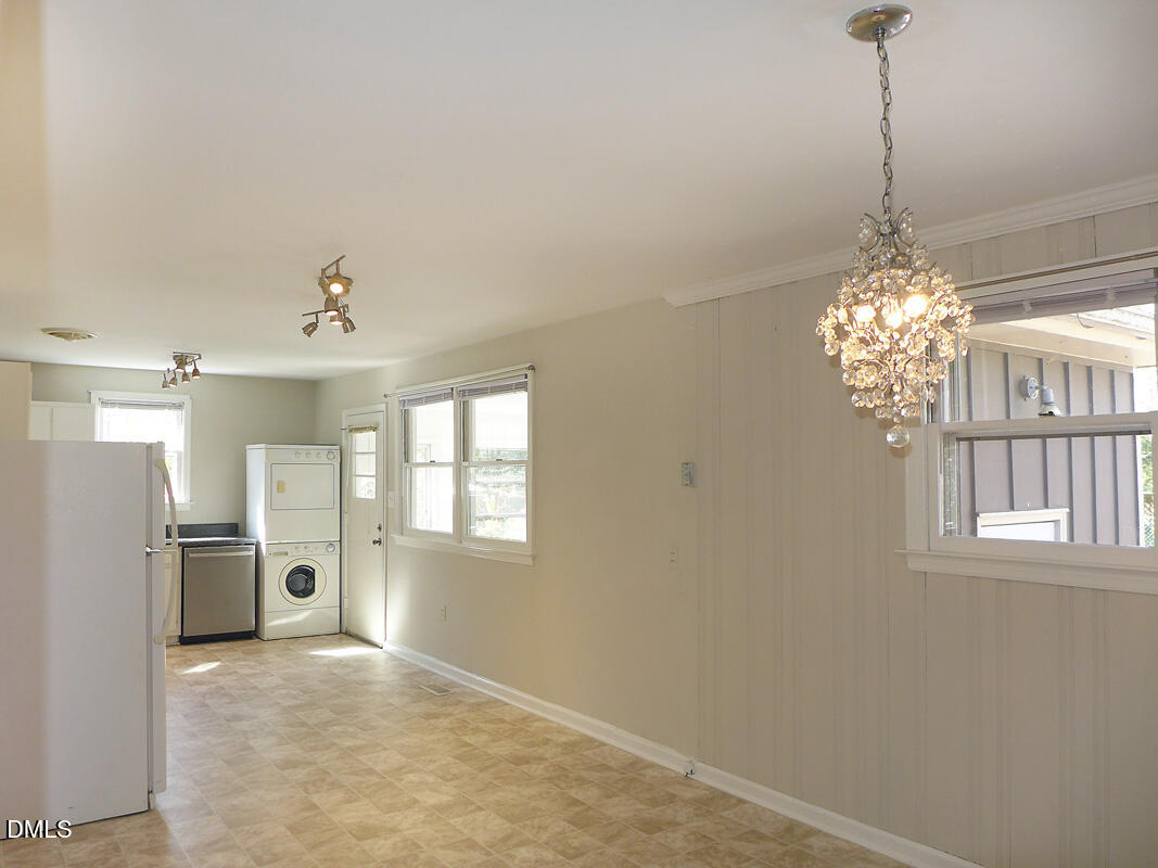 424 Ridgefield Road Chapel Hill, NC 27517 - Photo 7 of 23 Kitchen from Dining