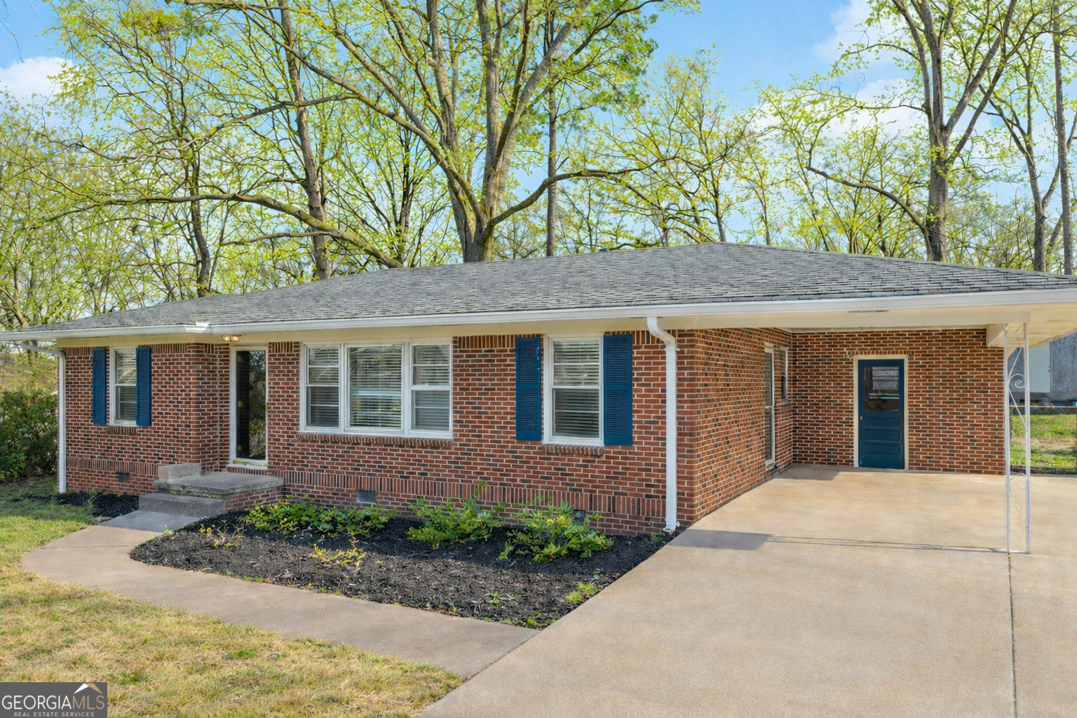 93 Hickory Circle Toccoa, GA 30577 - Photo 2 of 48