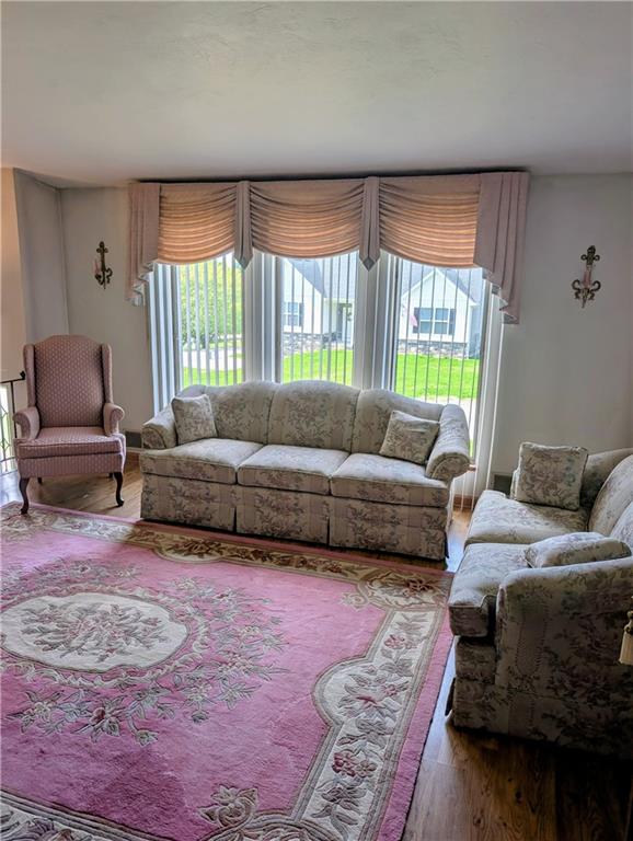 74 Windcrest Drive Cecil, PA 15321 - Photo 2 of 10