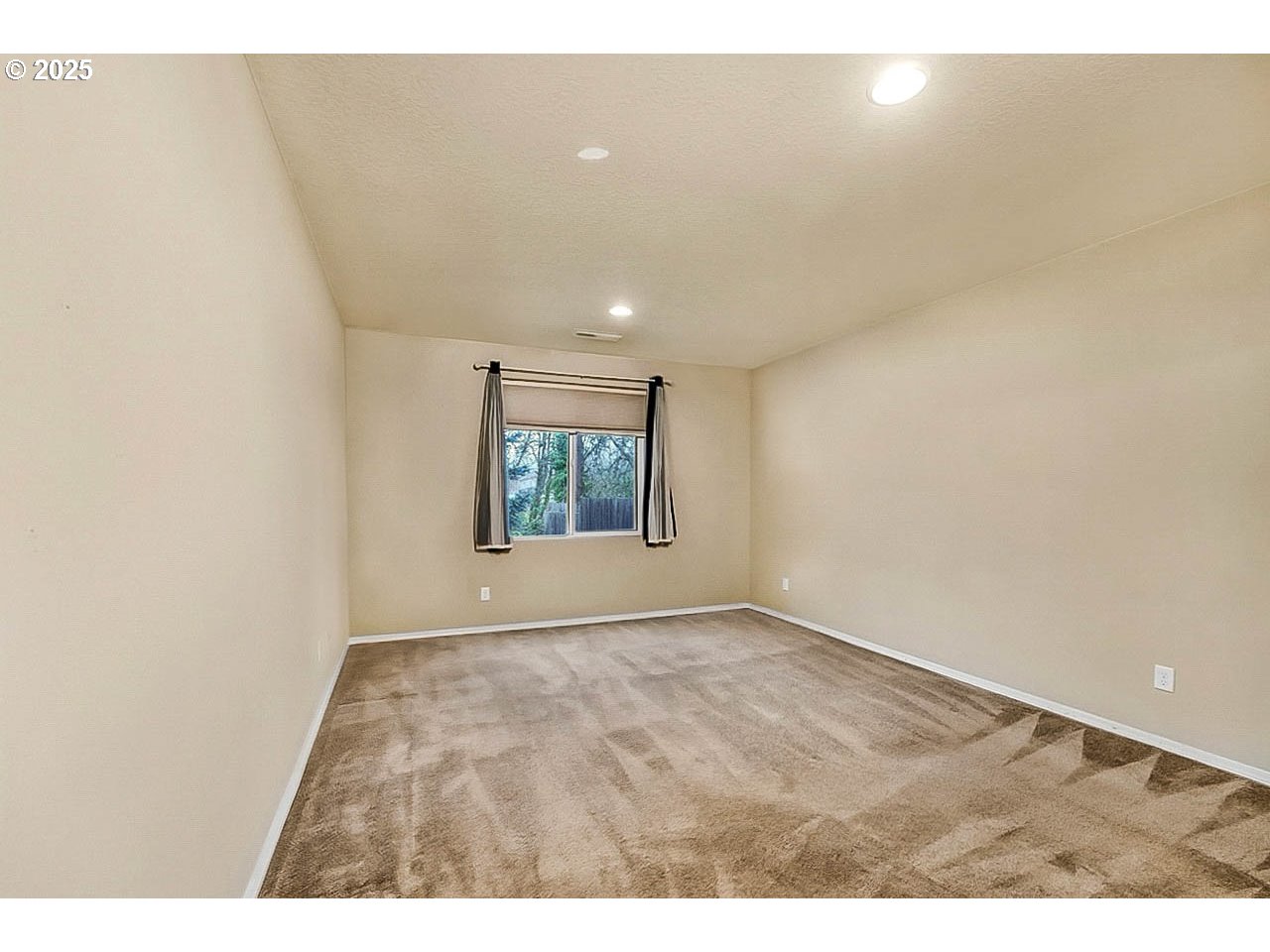 1267 Riverfront Way Cottage Grove, OR 97424 - Photo 12 of 25 Gallery Image 12