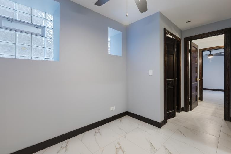 444 East 48th Street, Unit B2 Chicago, IL 60615 - Photo 14 of 17