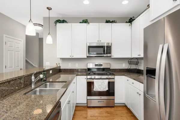 $475,000 | 17710 Valley Cove Court, Wayzata, MN 55391