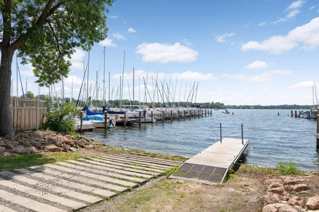 $475,000 | 17710 Valley Cove Court, Wayzata, MN 55391