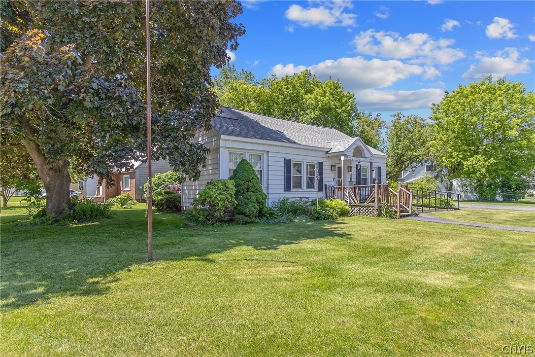201 Sheridan Road Salina, NY 13090 - Photo 2 of 31