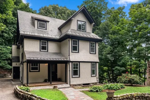 $3,500 | 136 Academy Hill Road, Unit 2, Boston, MA 02135