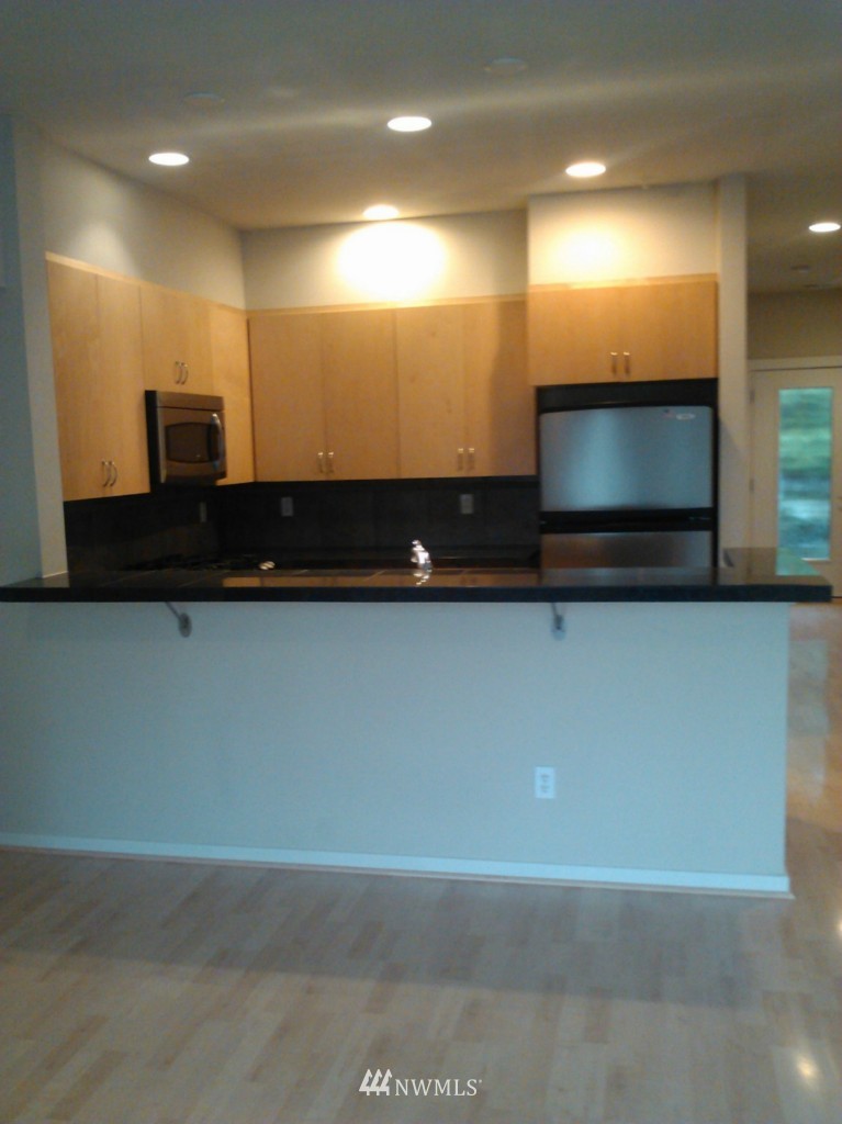 170 Cougar Ridge Road Northwest Issaquah, WA 98027 - Photo 4 of 15