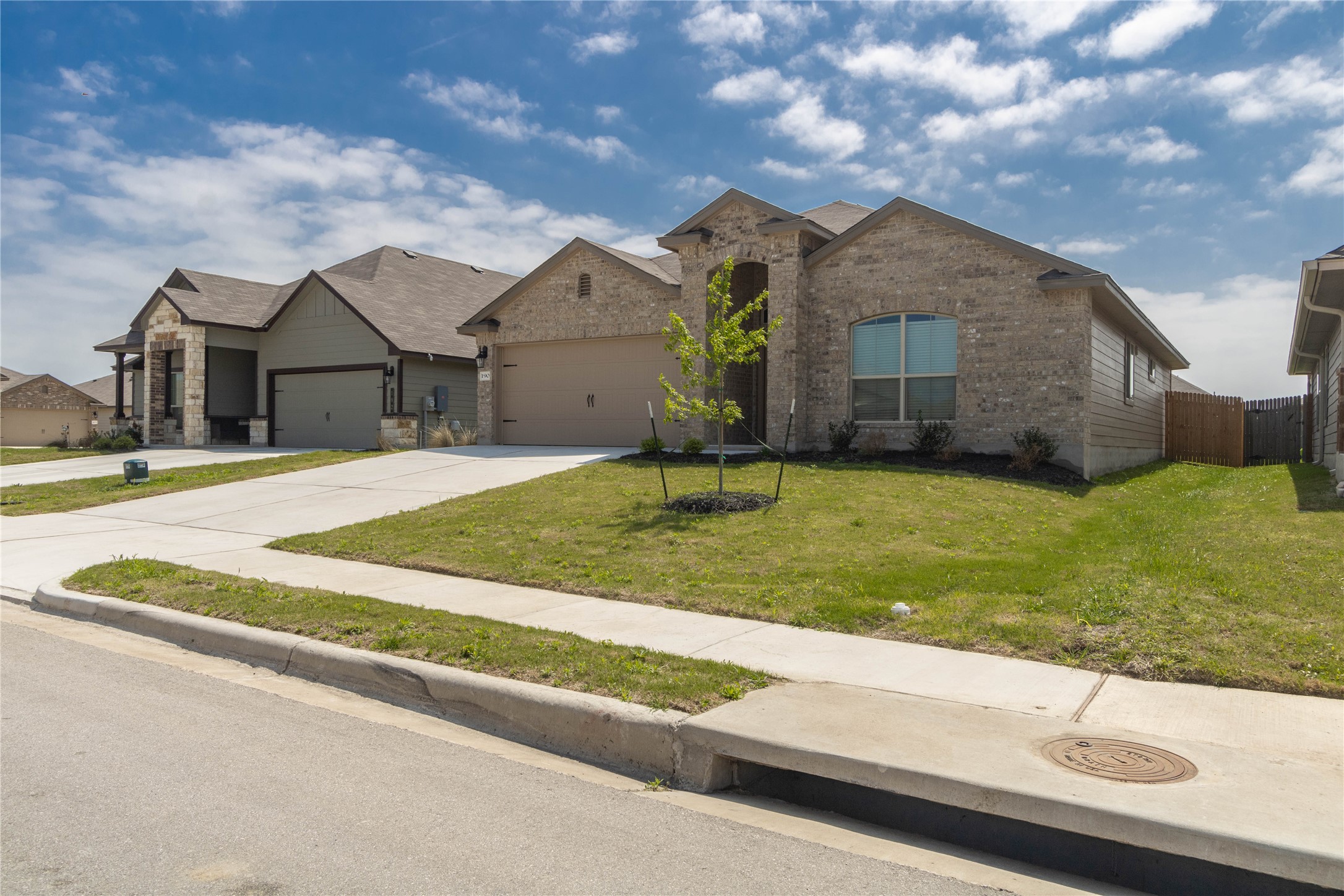 190 Beth Ann Loop Taylor, TX 76574 - Photo 3 of 34