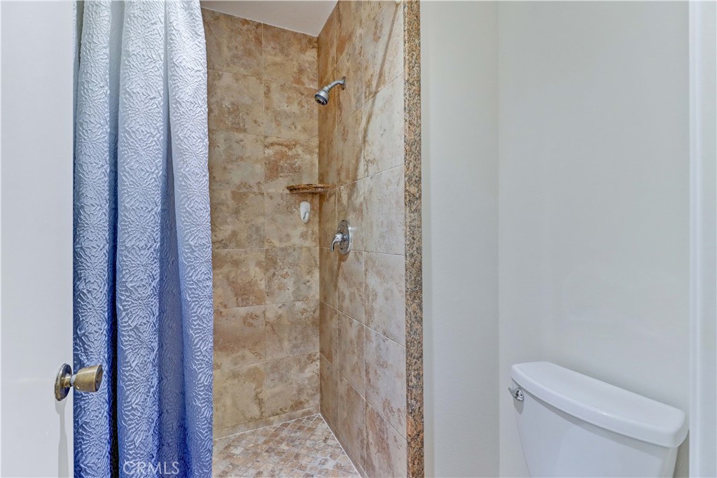 266 Lemon Grove Irvine, CA 92618 - Photo 22 of 55 Primary bath 1