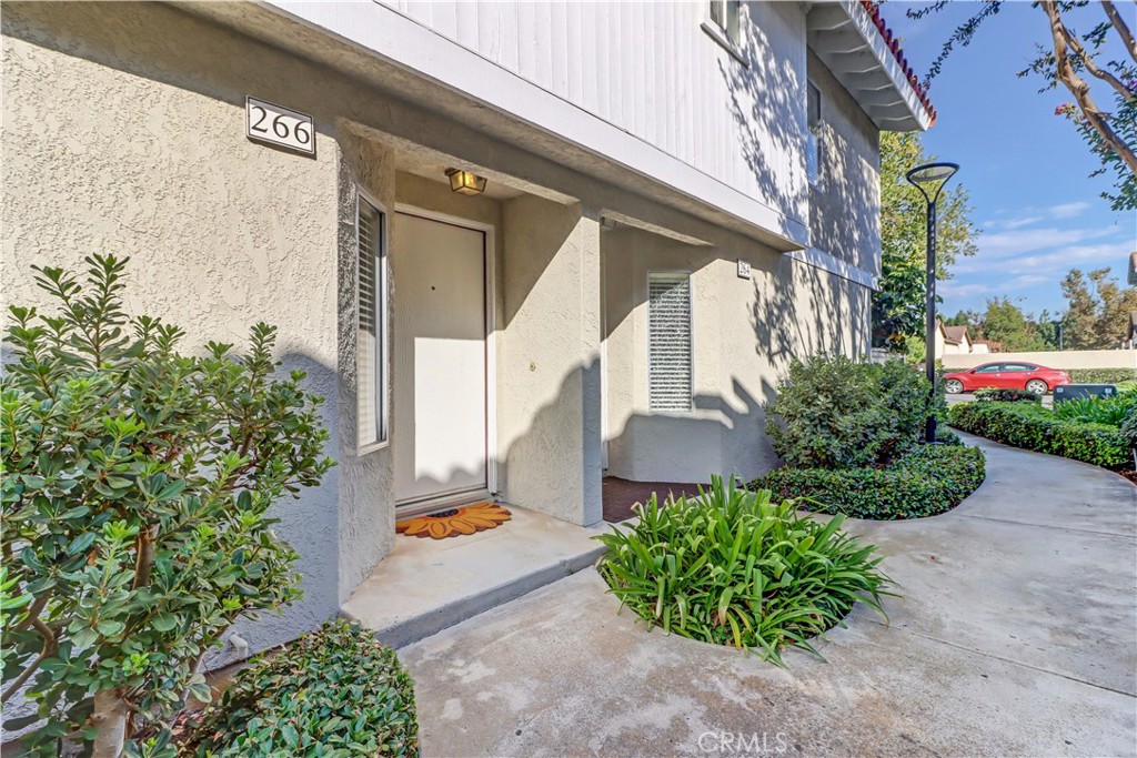 266 Lemon Grove Irvine, CA 92618 - Photo 33 of 55 Front of walk way