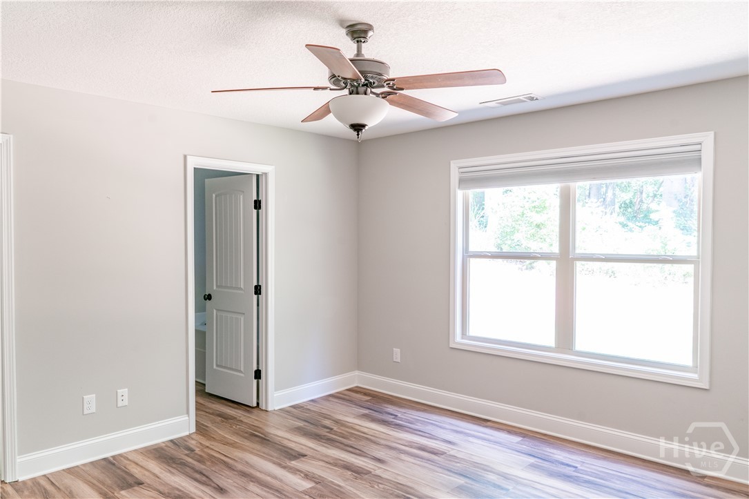 100 Dove Circle Colbert, GA 30628 - Photo 5 of 31 Master Bedroom