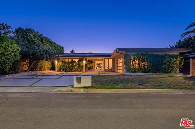 a front view of house with yard