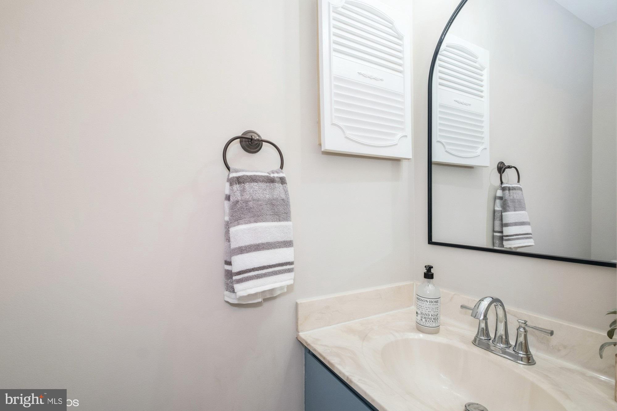 77 Sudbury Square Sterling, VA 20164 - Photo 16 of 33 Main Level 1/2 Bath