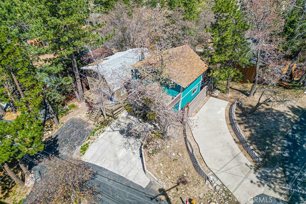 33080 Robin Lane Running Springs, CA 92382 - Photo 30 of 35 an aerial view of a house