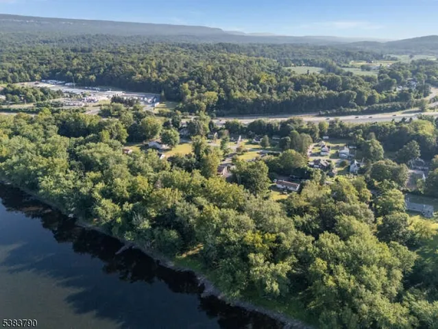 $2,750 | 13 Susquehanna Lane, Columbia, NJ 07832