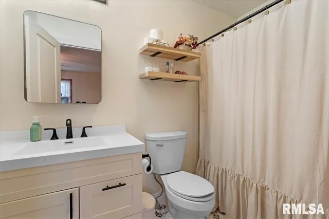 $205,000 | 1023 West Van Buren Street, Auburn, IL 62615