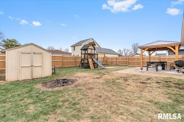 $205,000 | 1023 West Van Buren Street, Auburn, IL 62615