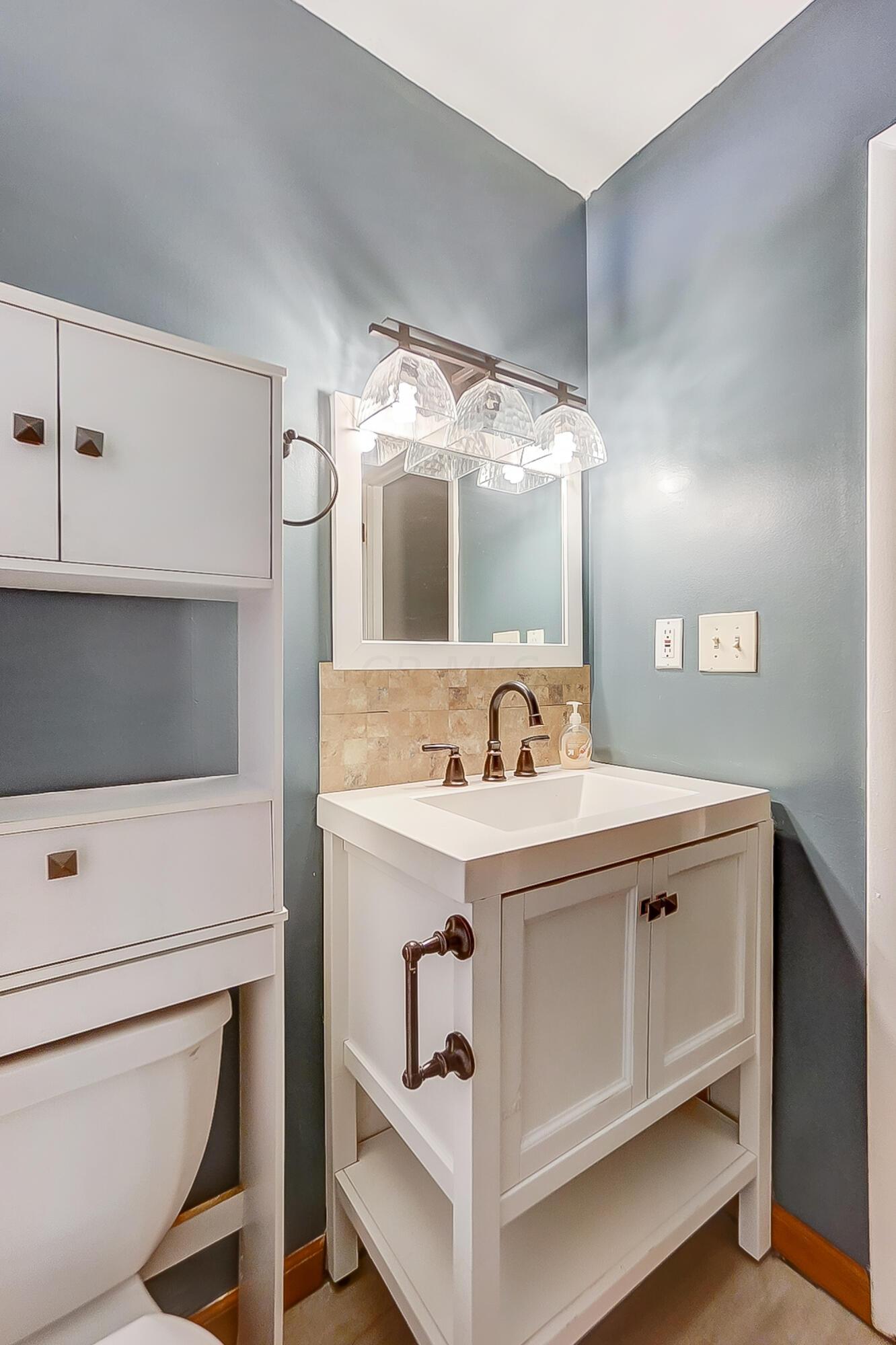 4687 Glendon Road Columbus, OH 43229 - Photo 14 of 30 Full Bathroom