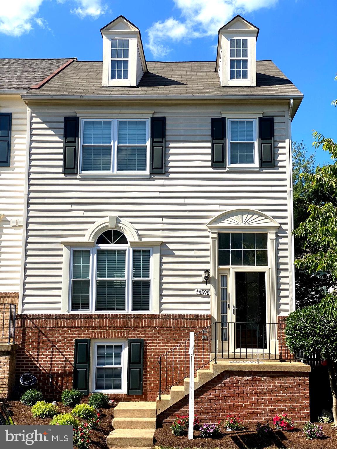 44898 Point Bay Terrace Ashburn, VA 20147 - Photo 2 of 32