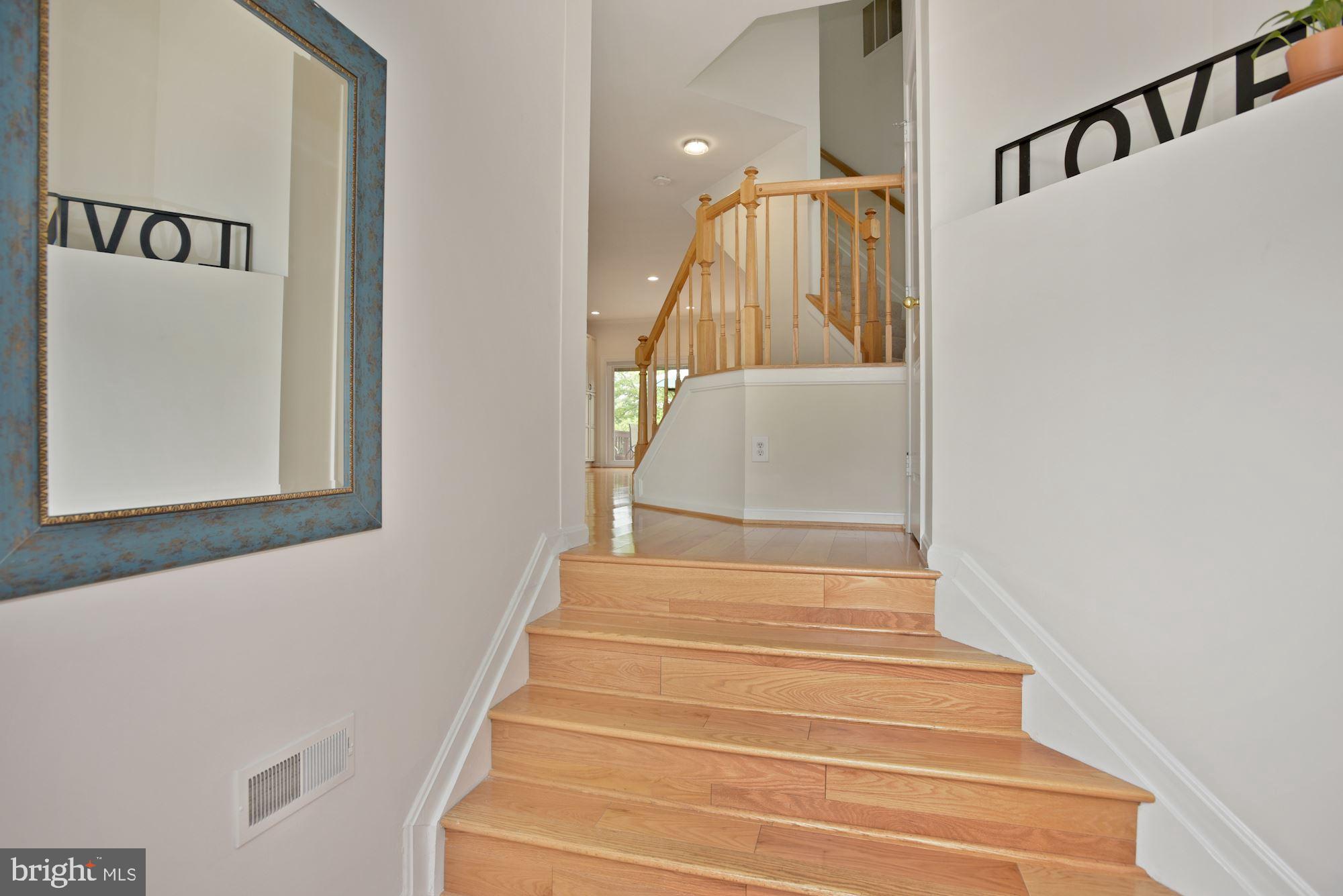 44898 Point Bay Terrace Ashburn, VA 20147 - Photo 4 of 32