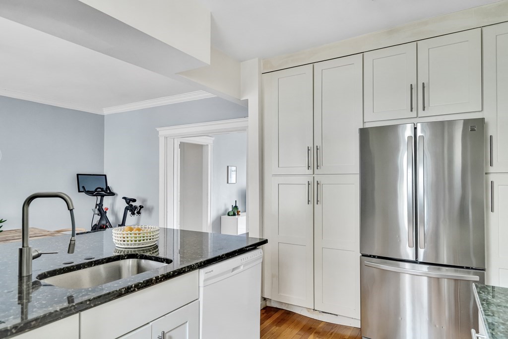 26 Summit Avenue, Unit 5 Brookline, MA 02446 - Photo 12 of 20