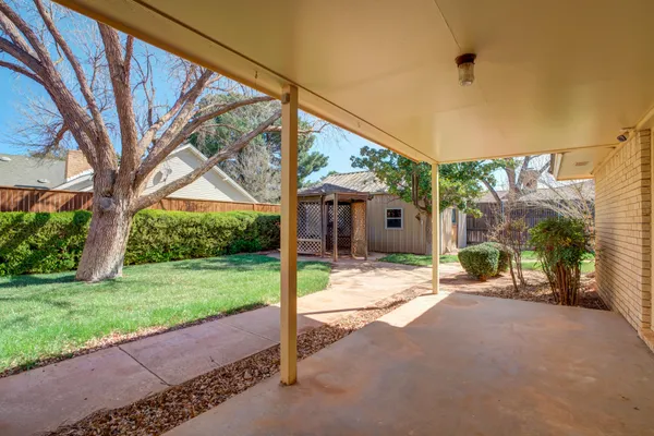 $289,900 | 1601 East Crystal Lane, Brownfield, TX 79316