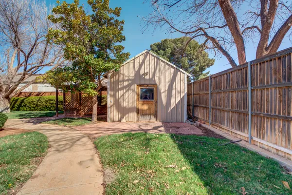 $289,900 | 1601 East Crystal Lane, Brownfield, TX 79316