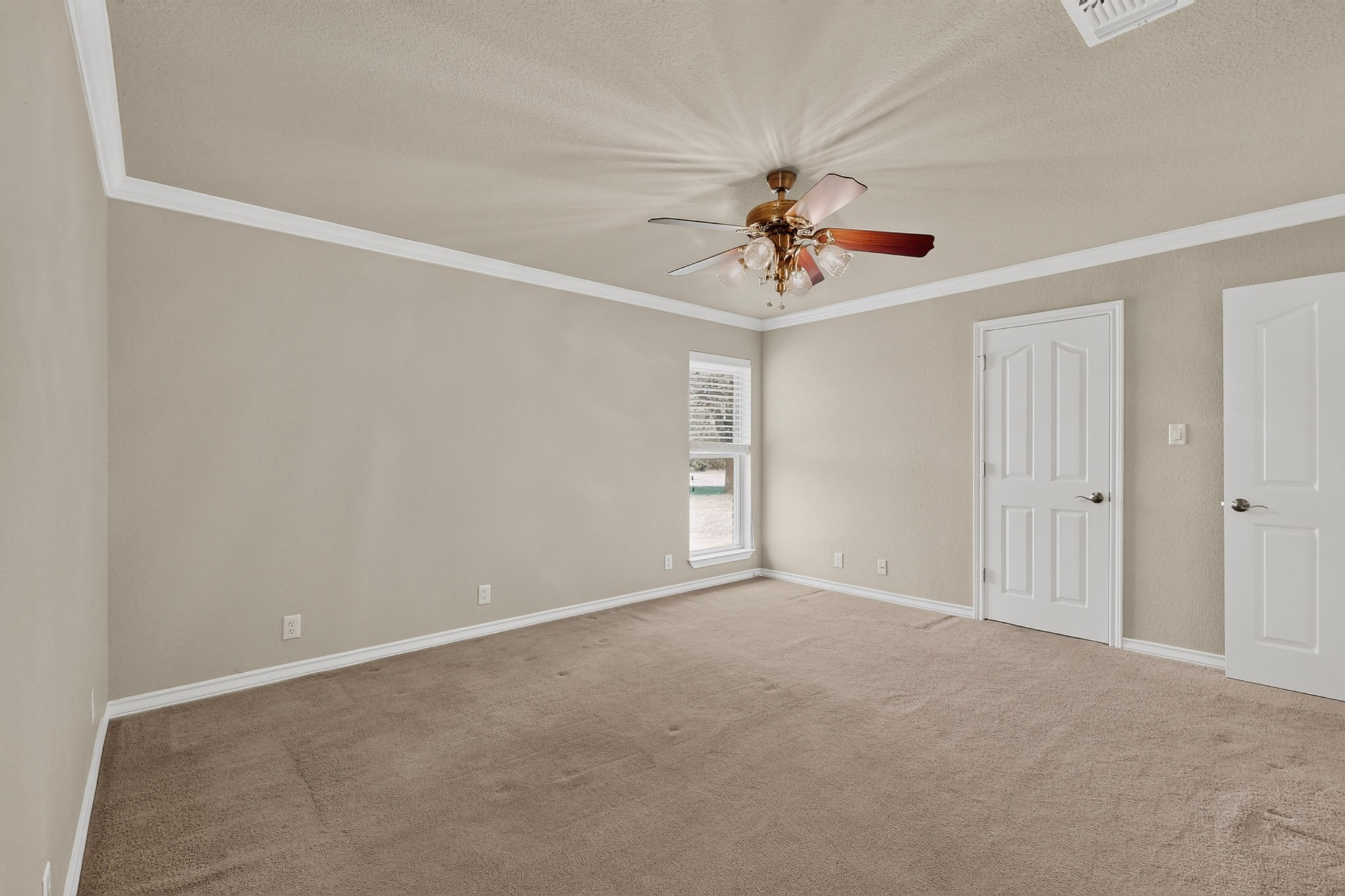 350 Richard Road Georgetown, TX 78626 - Photo 18 of 31 Primary bedroom